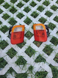 2000 - 2005 BMW E46 Sedan Inner Taillights