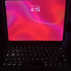 Ipad air 4th generation 256gb with keyboard and pencil 