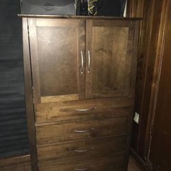 Wooden Dressers And End Tables 