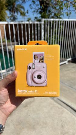 Fujifilm Instax mini 11 Polaroid film camera