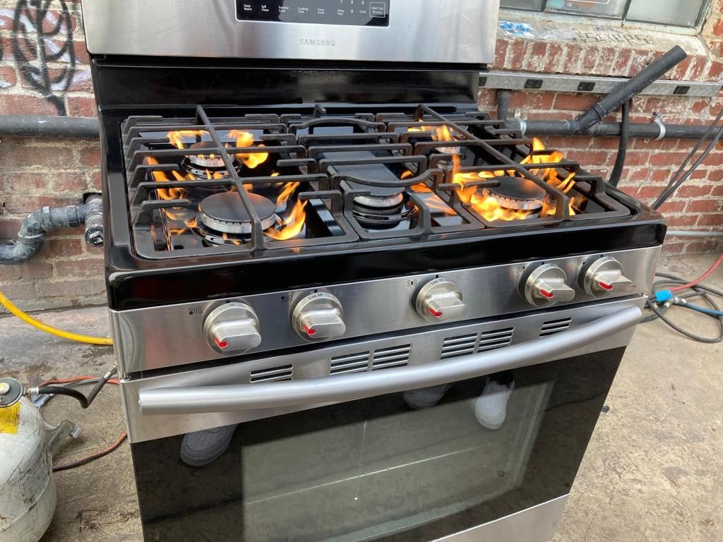 SAMSUNG GAS RANGE STOVE STAINLESS STEEL 30"W