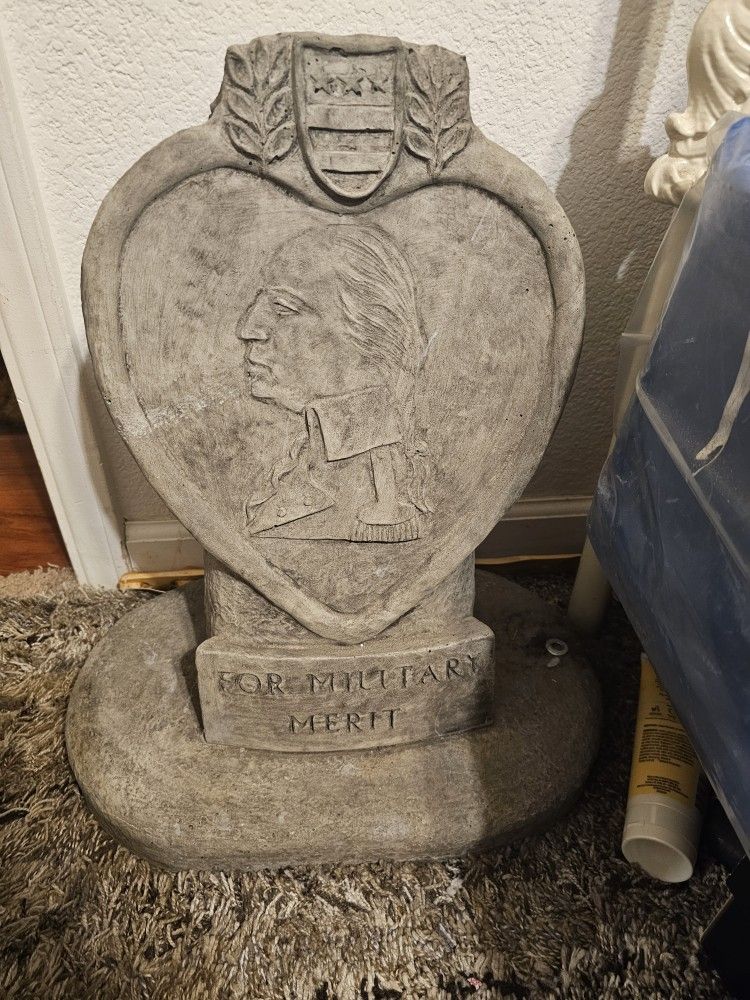 Purple Heart Cement Staute