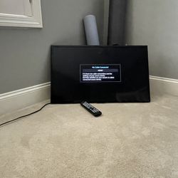 Samsung 32in  TV With Original Remote No Stand. 