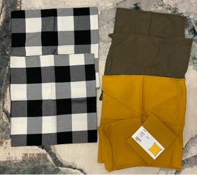 7 pillowcases w/zipper 20X20