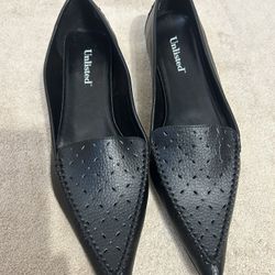 Ladies Flats Pointy Black Shoes Size 8 1/2 (New)