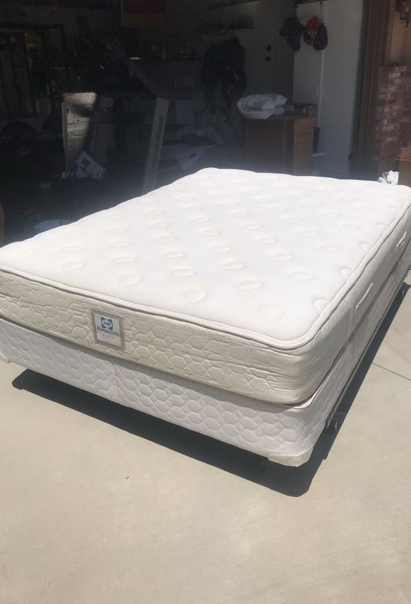 Sealy Posturepedic Queen Mattress And Box Spring For In Burbank Sealy Posturepedic Queen Mattress And Box Spring