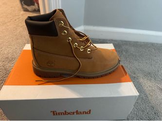 TIMBERLAND BOOTS   SIZE 5.5