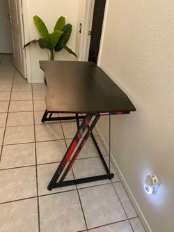 Gaming desk