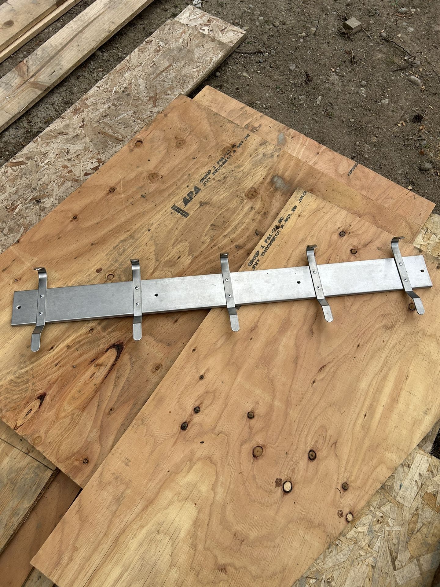 Metal Wall Mounted Coat Rack 