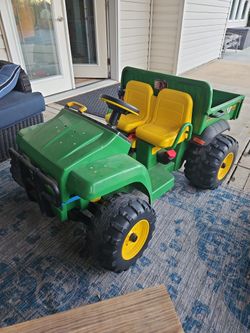 John Deere GATO R 4X2 24V Ride On Toy, New Battery, Charger