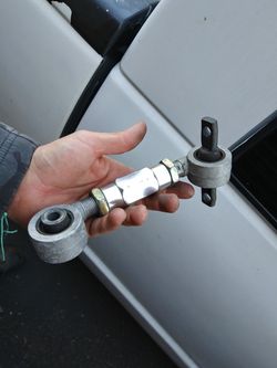 Camber adjusters for honda