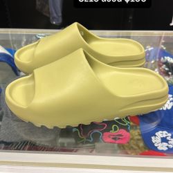 Yeezy Slide Resin (USED)