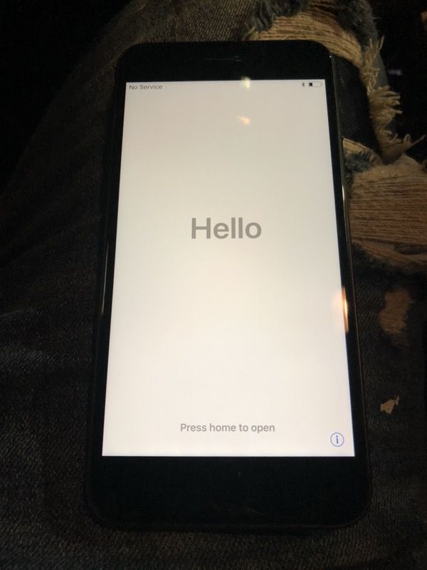 IPhone 8 Plus 64 gb the problem is that it has iCloud