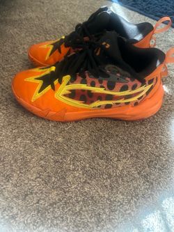 Basketball shoes