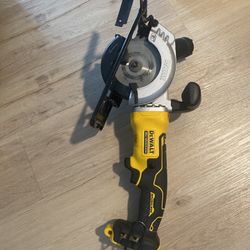 Devolt circular saw