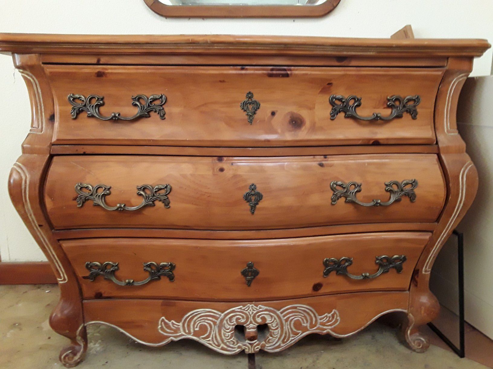 French Style 3 drawer dresser
