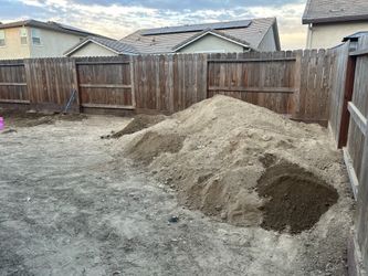 **FREE CLEAN DIRT**