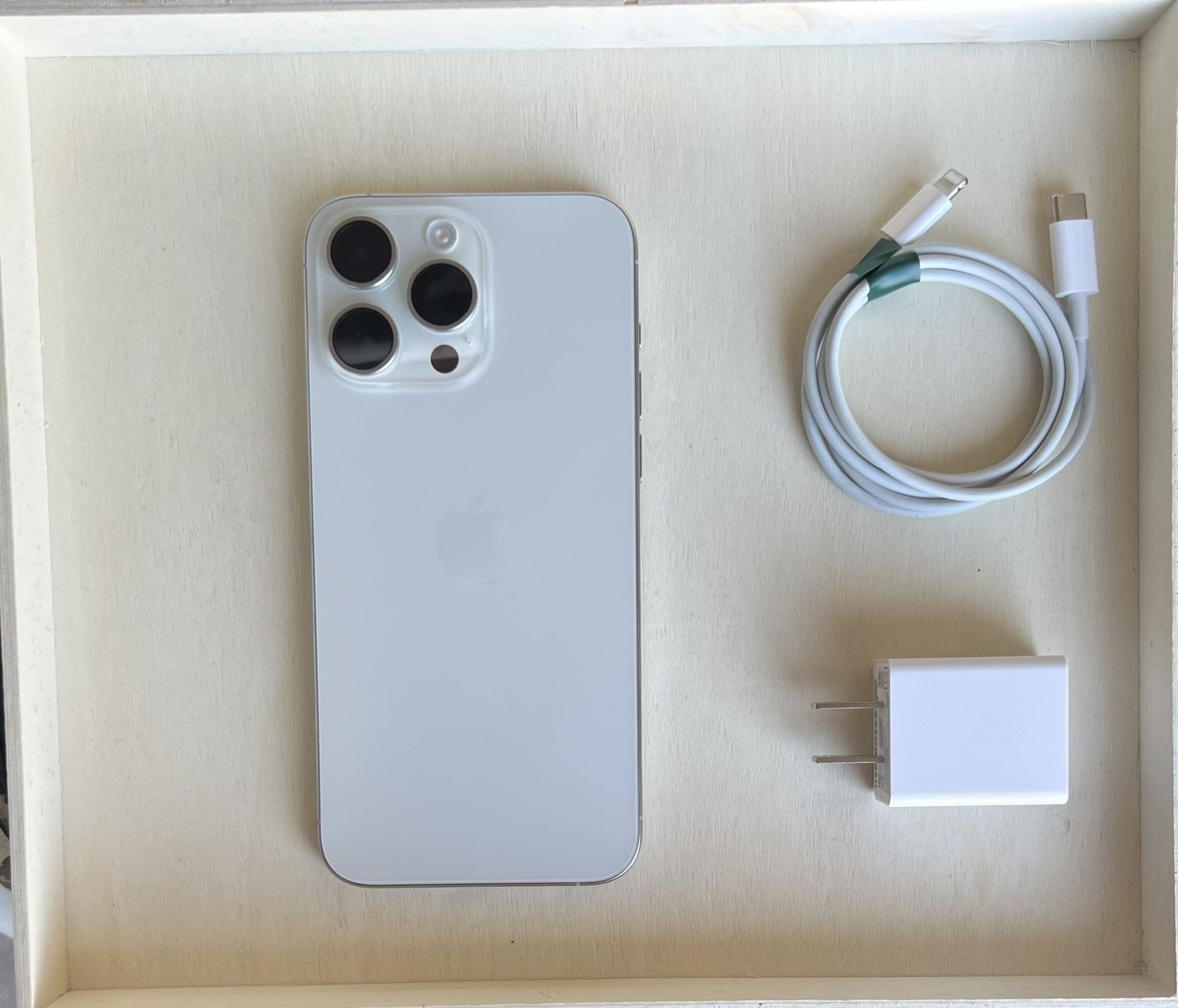 iPhone 15 Pro Max 📲 256GB (White) AT&T SIM ONLY 