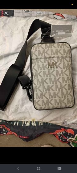 NEW WITH ORJGINAL TAGS MICHAEL KORS BAG.