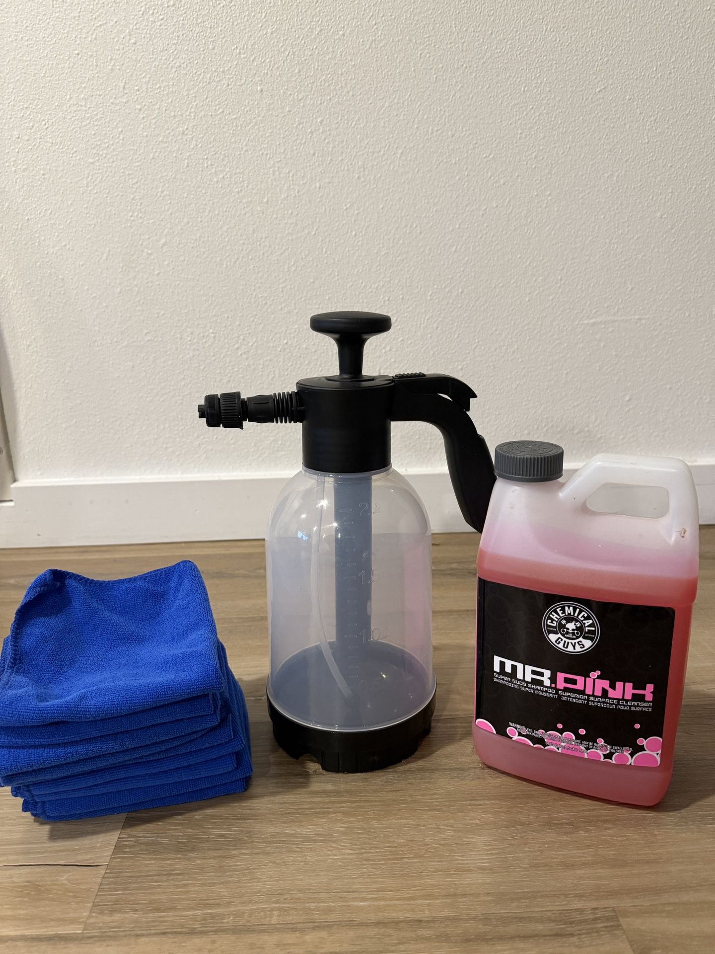 Mr Pink Car Wash Soap And Foam Sprayer And Microfiber Cleaning Cloth