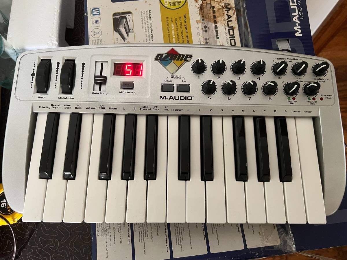 M-AUDIO OZONE MIDI USB Keyboard Controller