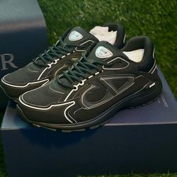 Black Sneakers Size 11