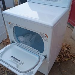 Like New Super King Size Electric Dryer 