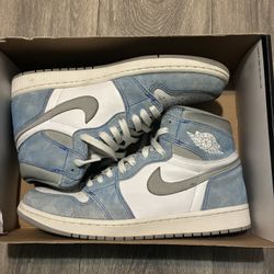 Hyper Royal Jordan 1 