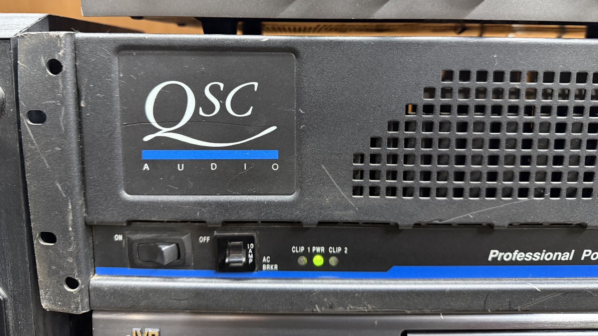 QSC Audio USA 850 Professional Power Amplifier 2 Channel