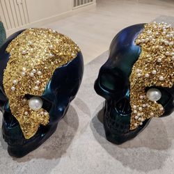 Halloween Skull 💀 With Golden Pearl 1eye. Plastic  Green Colour  Very Beautiful 