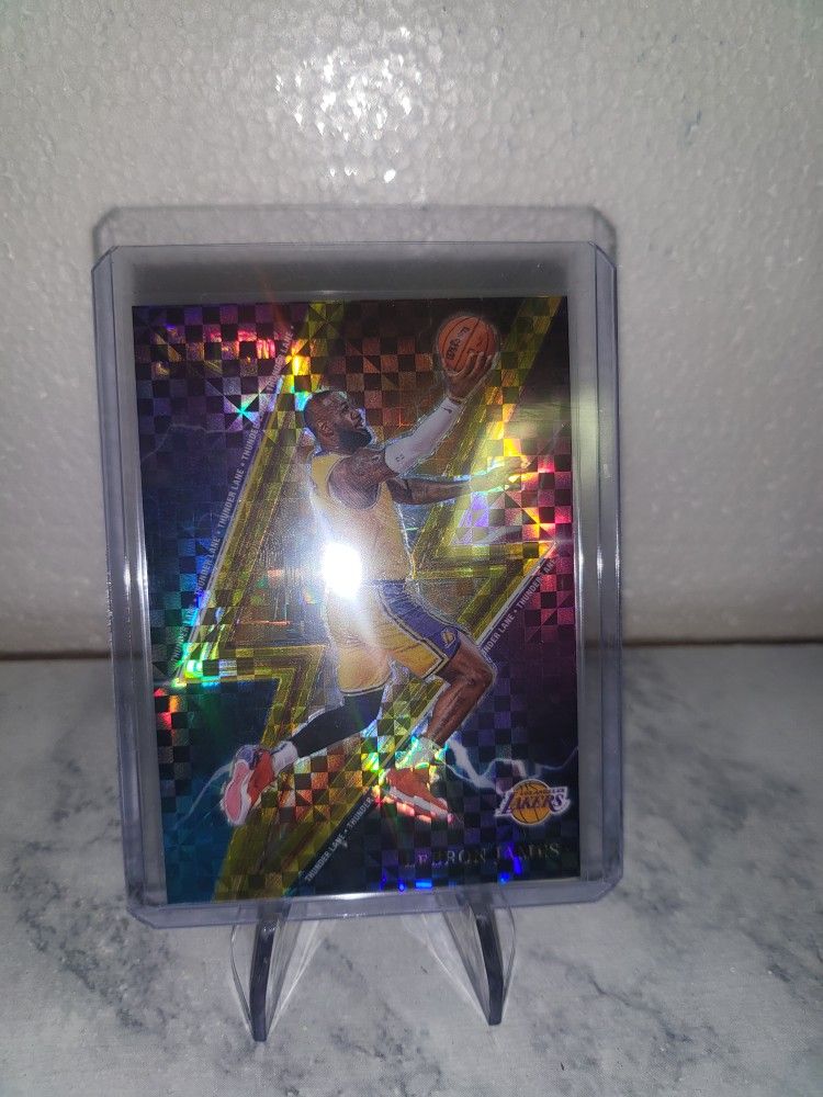 Lebron James Thunder Lane Gold /10