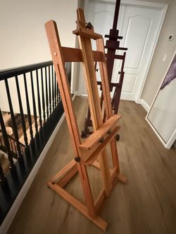 Wooden art canvas easel -lightly used