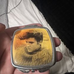 Vintage Makeup Cases And Mirrors