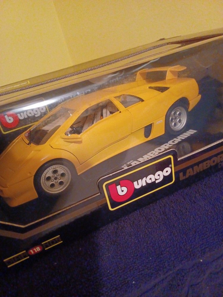 Bburago lamborghini diablo 1990 Yellow Diamond Collection 1/18