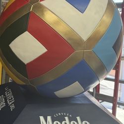 Man Cave Deco Modelo World Cup Soccer Ball Display