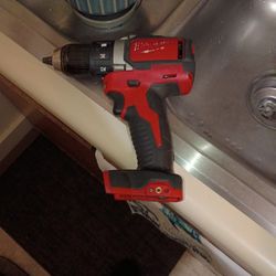 Milwaukee 1/2" Hammer Drill 