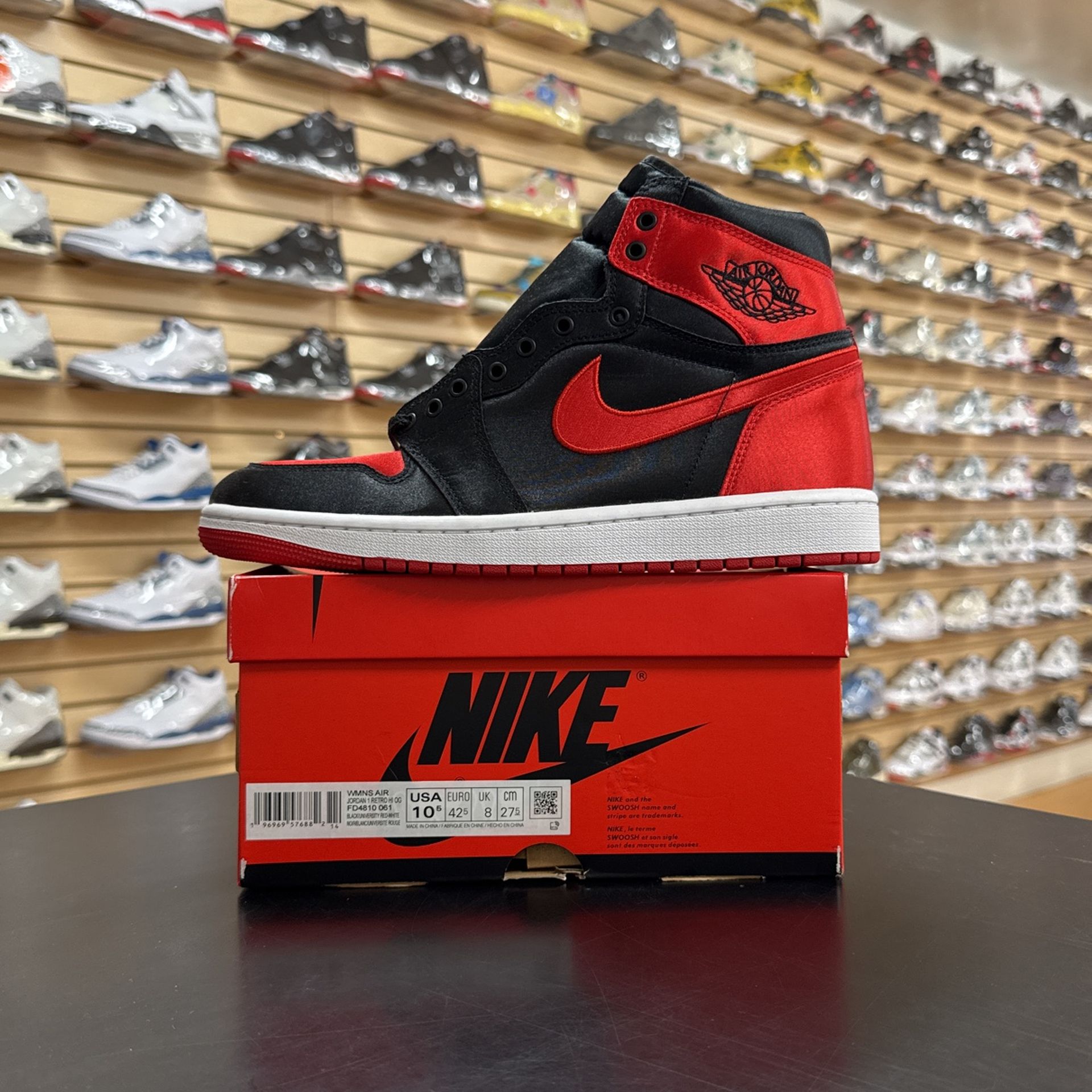 Brand New Nike air jordan satin bred 1 Size 9 Men’s