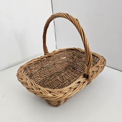 🔥 Small Natural Wicker Gathering Basket with Arched Handle – Rustic Charm & Everyday Function