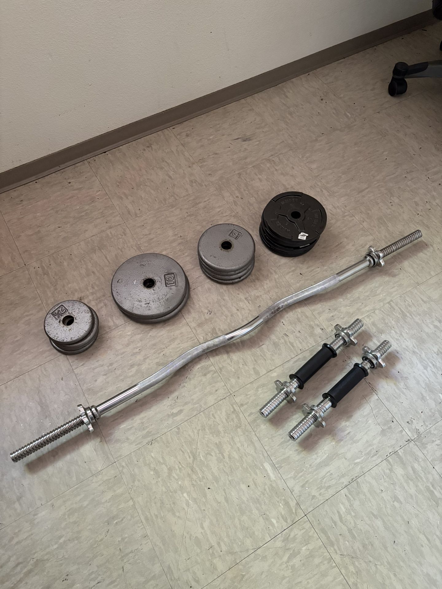 Curl Bar With Full Set of Weights 