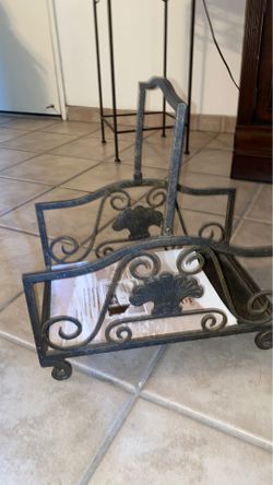 Magazine holder