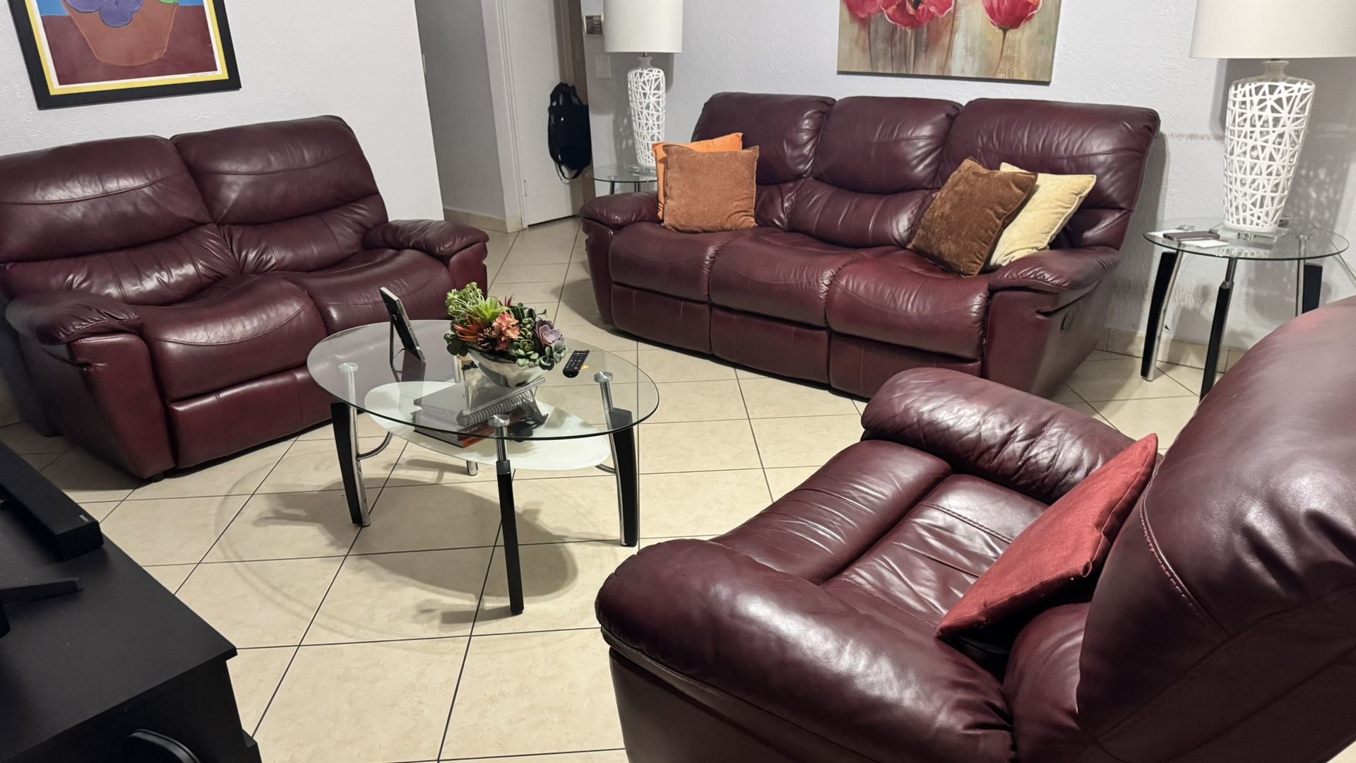 3 PC Leather Sofa Set/ Juego de Sala Cuero 3 Piezas