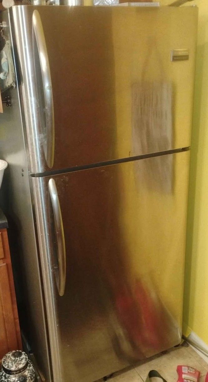 Frigidaire Fridge 