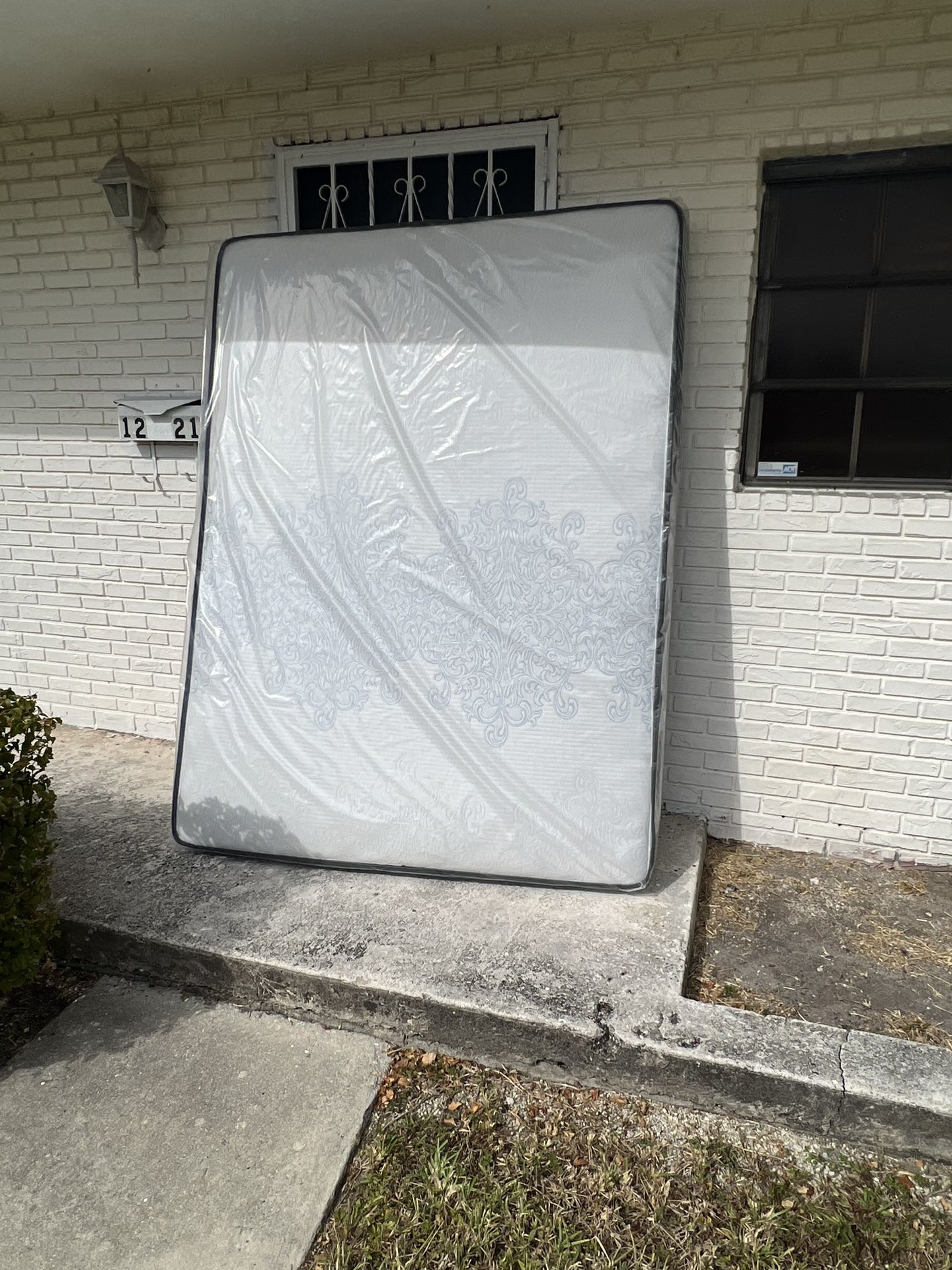 Mattresses: twin full  queen regular  Colchon Nuevo Colchones plush or pillow top available cama bed mattress