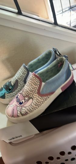 Stitch shoes sz3