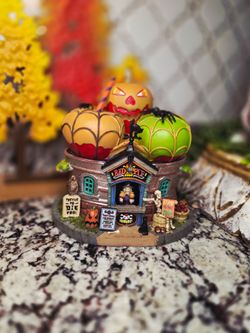 Halloween Lemax The bad apple shop
