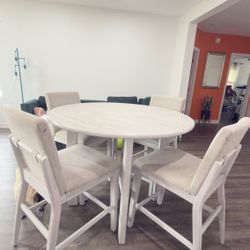 Dinning Table 