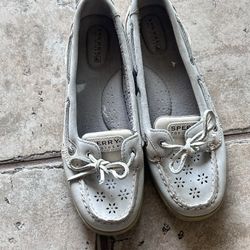 sperry eyelet flats