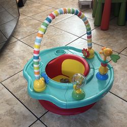 Baby entertainment chair