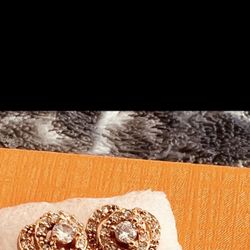 Rose Gold Color W Beautiful Rhinestone Earrings 