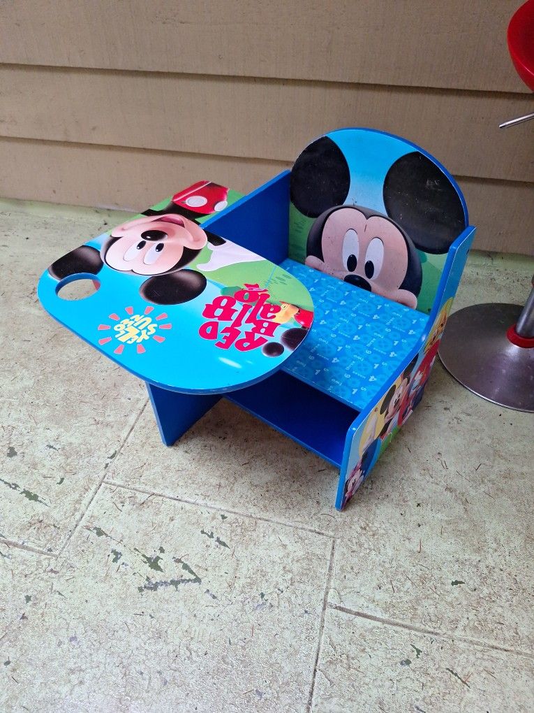 Toddlers play/activity Desk